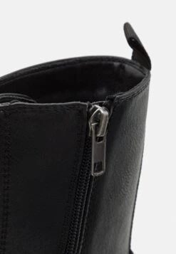 Pier One Veterboots - Black 12 Pier One Veterboots - Black -Schoenen Verkoop 039c123f8b4b4151b8d0bff251574ade