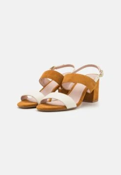 Pier One Leather- Sandalen - White/Cognac -Schoenen Verkoop 1342743762264bc58174535dd46482c5