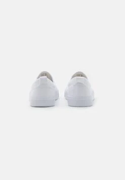 Pier One Unisex - Sneakers Laag - White 10 Pier One Unisex - Sneakers Laag - White -Schoenen Verkoop 191f01ab84474fccb0e4b333b7cd7402