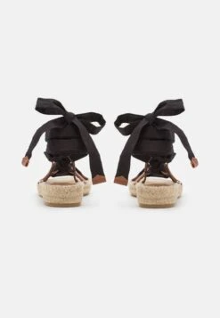 Pier One Leather - Sandalen Met Plateauzool - Black -Schoenen Verkoop 1b490056c90f46afbbd22bb39480b996