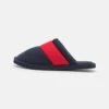 Pier One Unisex - Pantoffels - Dark Blue/Red -Schoenen Verkoop 235bd992fafa4c2c861f165a2a5d1e04