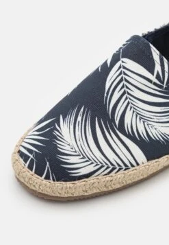 Pier One Unisex - Espadrilles - Dark Blue 13 Pier One Unisex - Espadrilles - Dark Blue -Schoenen Verkoop 2434d4031c89494b93e7b492169b9010