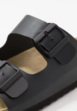 Pier One Unisex - Pantoffels - Black -Schoenen Verkoop 2c1088e9c35241008f77393ded163426