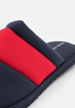 Pier One Unisex - Pantoffels - Dark Blue/Red -Schoenen Verkoop 3873ff5ffc164a00938853720f513c10