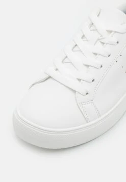 Pier One Unisex - Sneakers Laag - White -Schoenen Verkoop 3deb7cb032bf46589afc2d447f7ebf74