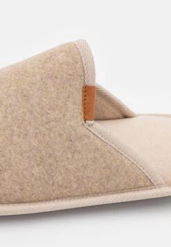 Pier One Pantoffels - Beige -Schoenen Verkoop 4bb8e183218649be8d160cd154643fa0