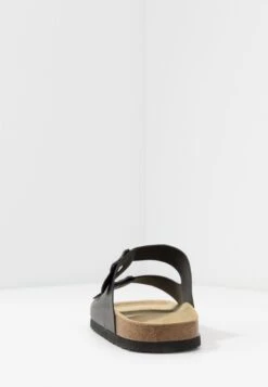 Pier One Unisex - Pantoffels - Black -Schoenen Verkoop 6792cddf649c4c73afdf1fc19e95f07f