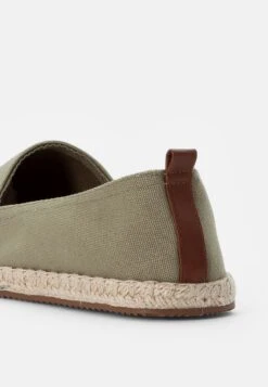 Pier One Rena Espadrille Unisex - Espadrilles - Olive -Schoenen Verkoop 8b1ef3dce9d344a08d816af96a53324d