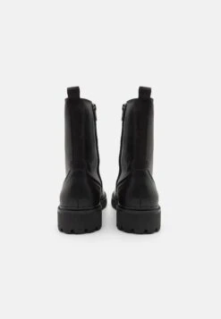 Pier One Veterboots - Black 9 Pier One Veterboots - Black -Schoenen Verkoop bd421cd09df642f29067d1f71e48ca04