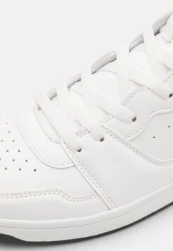 Pier One Sneakers Hoog - White 13 Pier One Sneakers Hoog - White -Schoenen Verkoop d92dbfafcd0845868bafc96ae8ec8083